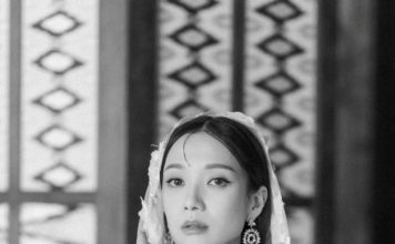 女星怀二胎大方秀身材 夫妻甜蜜放闪