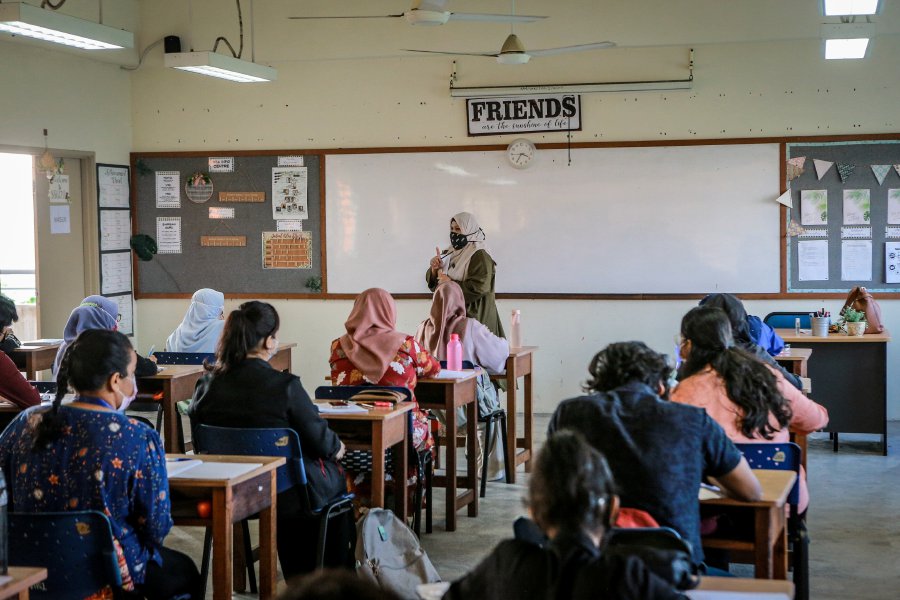 KOLEJ TINGKATAN 6 PETALING JAYA