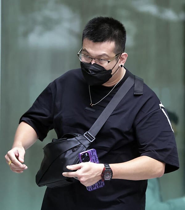 Stealing-e-cigarettes-261014-a2-noresize