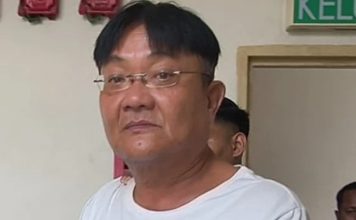 不满被按车笛一路追车 保时捷华裔司机监5天吊照5年