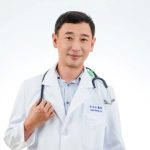 心脏科医生闪猫摔车亡 妻子质疑:为何没人救助?