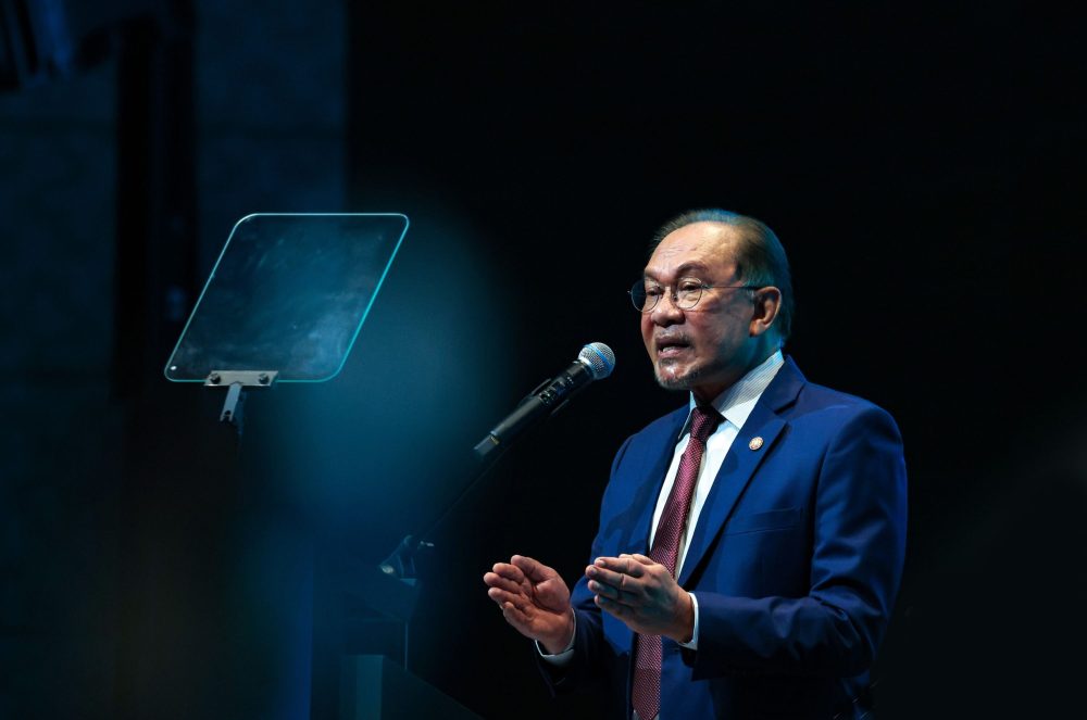 anwar-copy7461-3000x1988