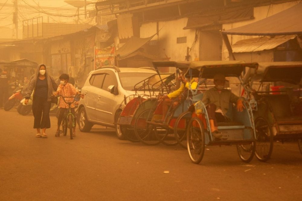 asia-weatherindonesia-hazehaze-d