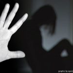 女子8岁遭继父侵犯28年 生下6孩子求救却无人伸援手