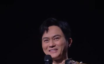 张智霖台上哽咽落泪 袁咏仪台下跟着哭