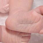 1个月大婴儿遭父母卖掉 所得竟拿来买手机珠宝