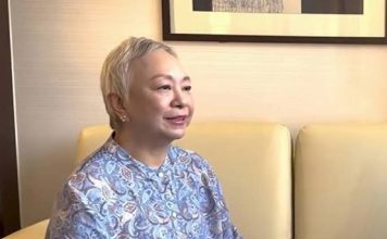 女星罕晒女儿近照 神复制妈妈年轻时美貌