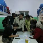 10万人涌入5万人县城 近500游客获免费住宿