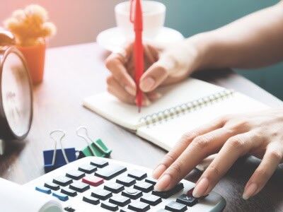 photo-tax-deduction-on-training-and-development-costs-in-malaysia-400x300-1