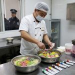 幼儿园为招生掺颜料做餐点 247孩童铅中毒